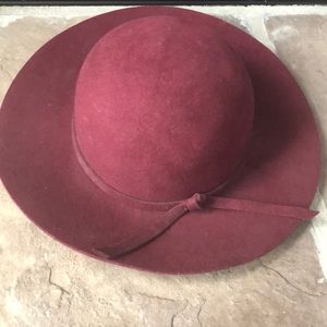 Cute maroon hat